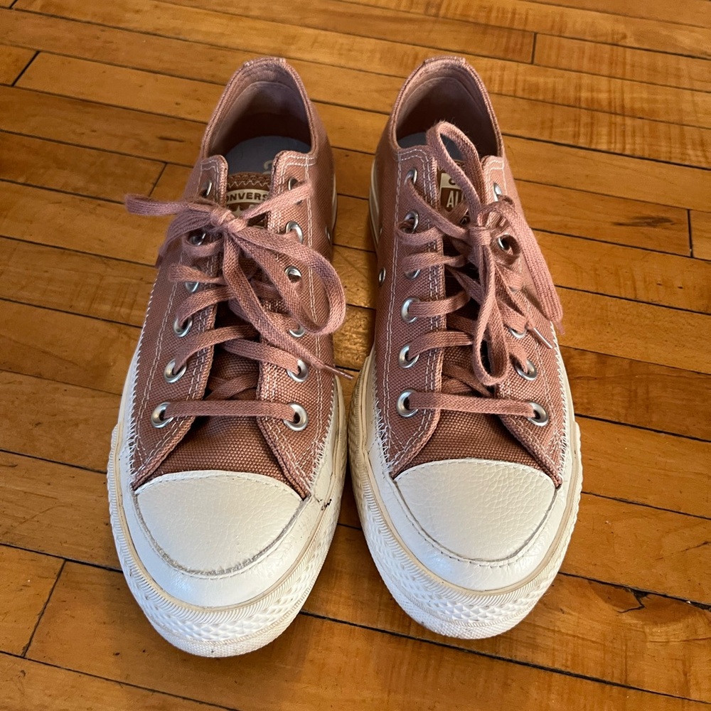 Converse platform rose sneakers